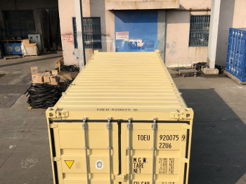 hard-top-shipping-container-top-down